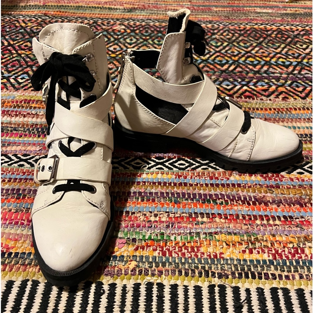 The coolest off white boots YOU WILL EVER OWN!